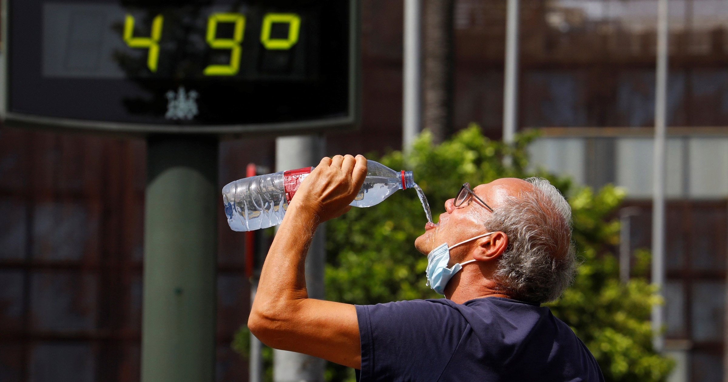 Spain could break it's hottest ever day record as temperatures soar 'frying' holidaymakers
